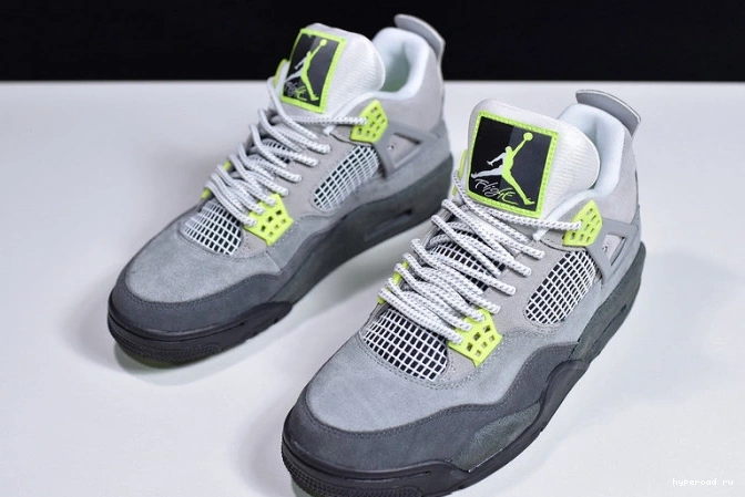 Neon CT5342-007 SE Jordan Air 4 0710